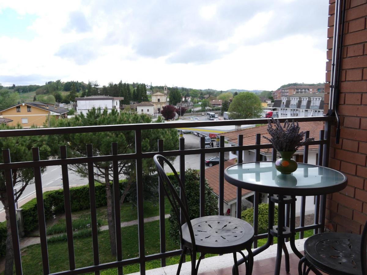 Appartamento Panoramico Nizza Monferrato Eksteriør billede